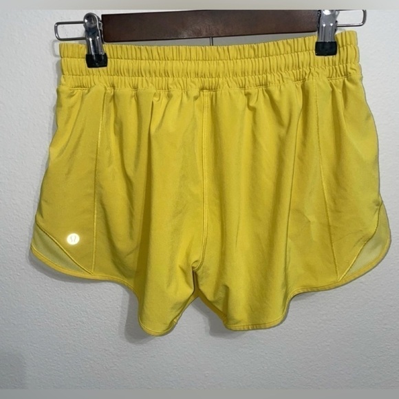 Lululemon Hotty Hot Short II *Long 4" (PELOTON) In Soleil Size 6 LNC - Picture 6 of 7